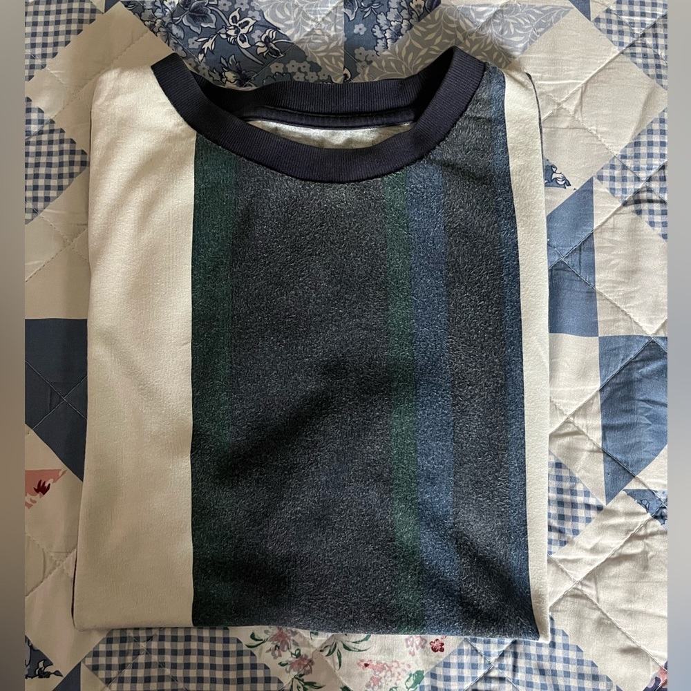 Small multiple color stripped shirt.